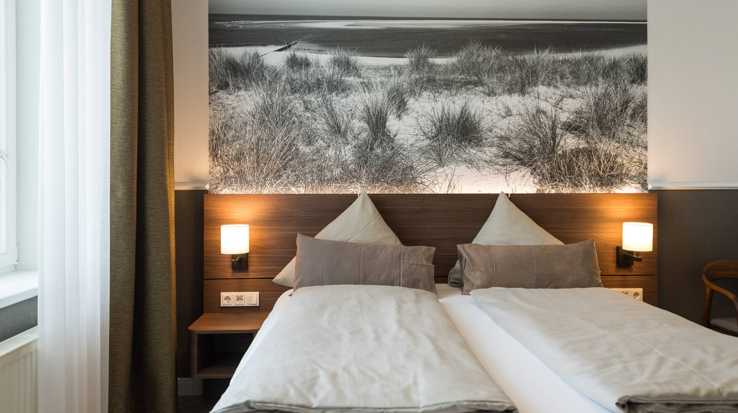 DOPPELZIMMER BARRIEREFREI-MIT SEITLICHEM MEERBLICK Strandhotel Hohenzollern Borkum